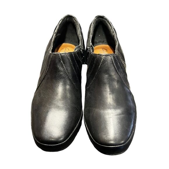 Clarks Artisan bootie black leather side zipper size 9 - Picture 4 of 11